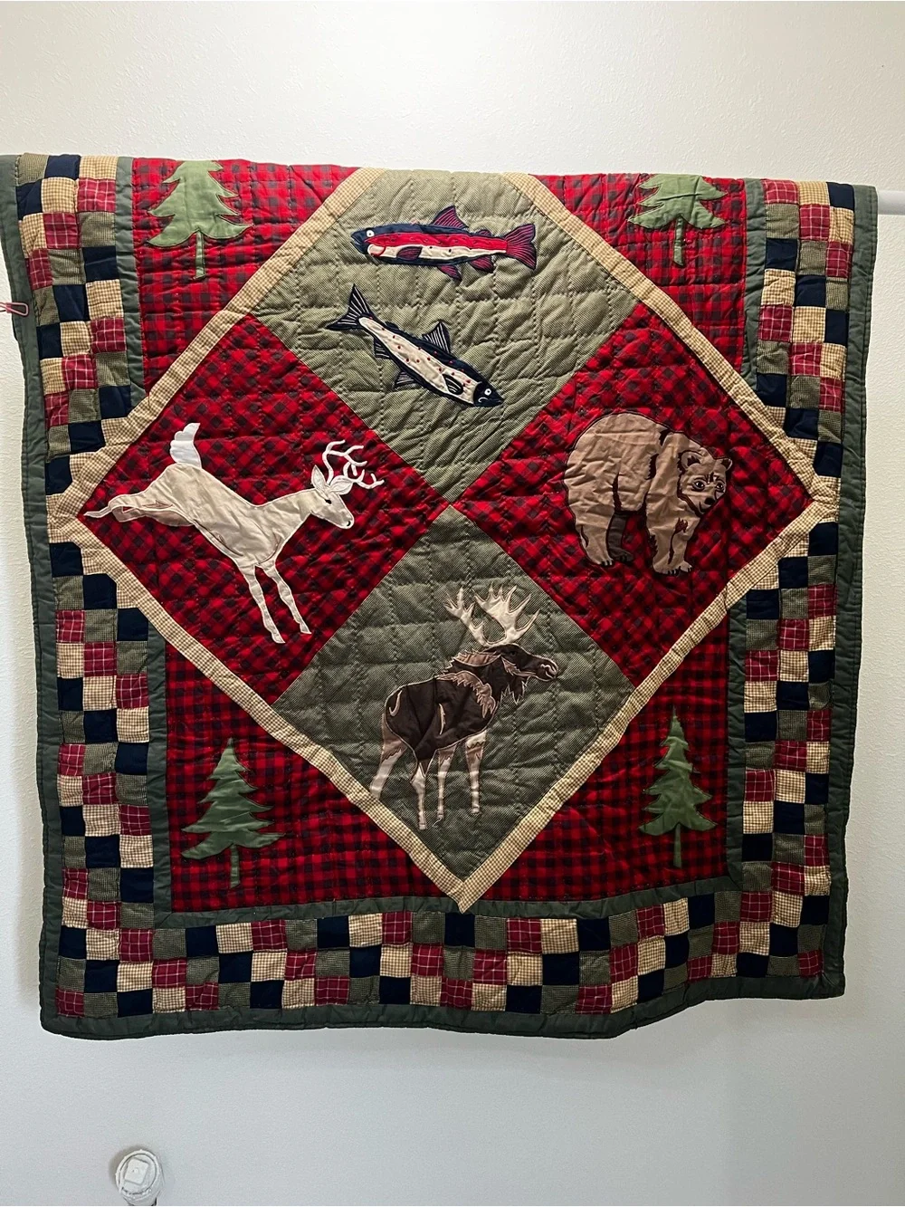 Rustic Lodge Wildlife Quilt - Red & Green